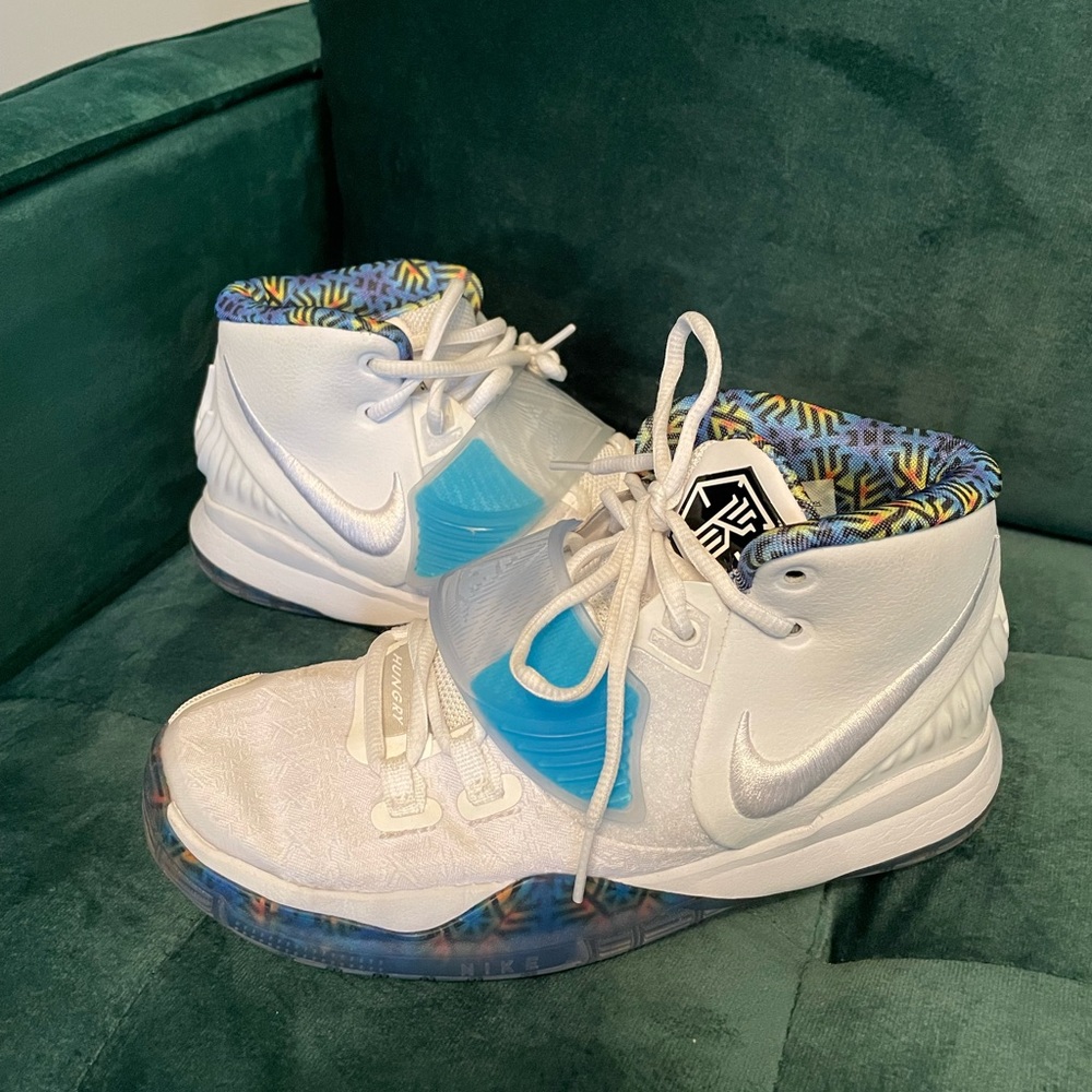 Kyrie Youth Basketball Shoes